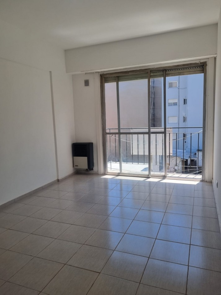 1 amb al frente con balcon Z/Aldrey