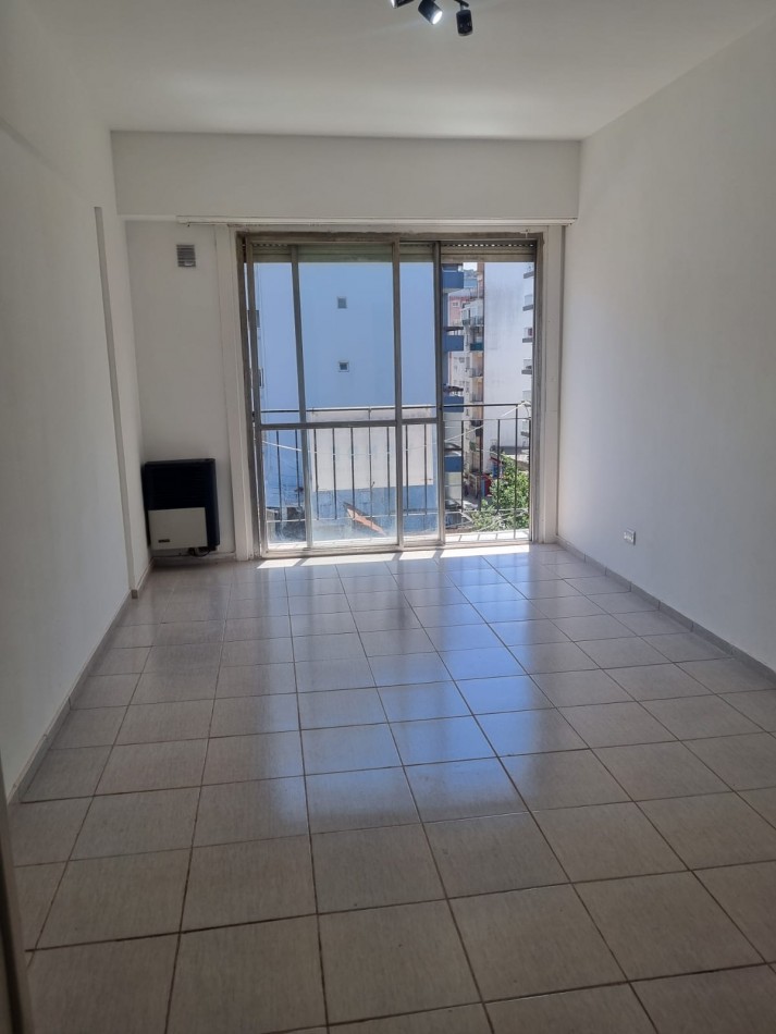 1 amb al frente con balcon Z/Aldrey