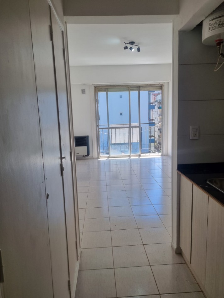 1 amb al frente con balcon Z/Aldrey