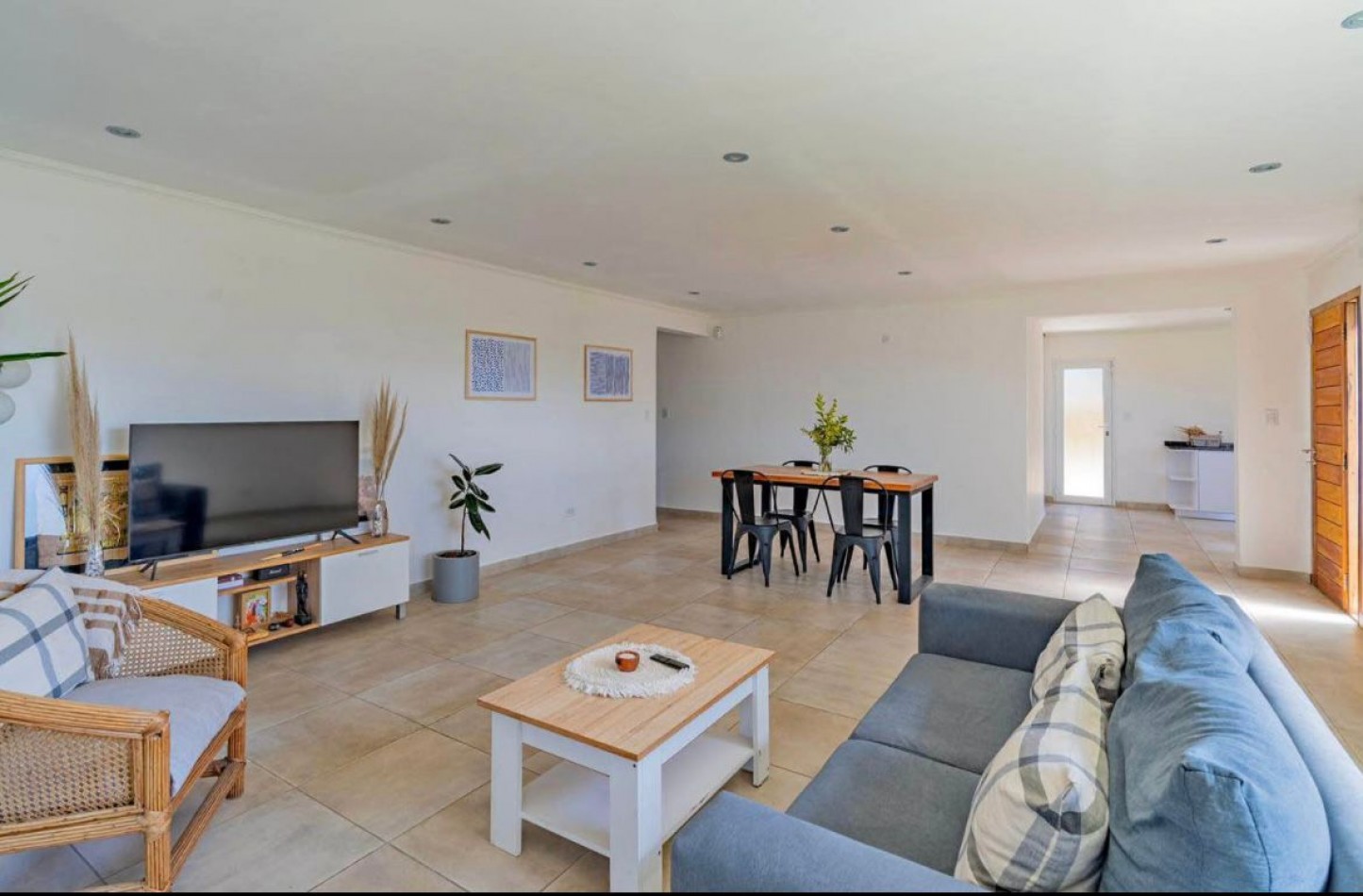 Casa moderna de 4 ambientes z/Los Acantilados