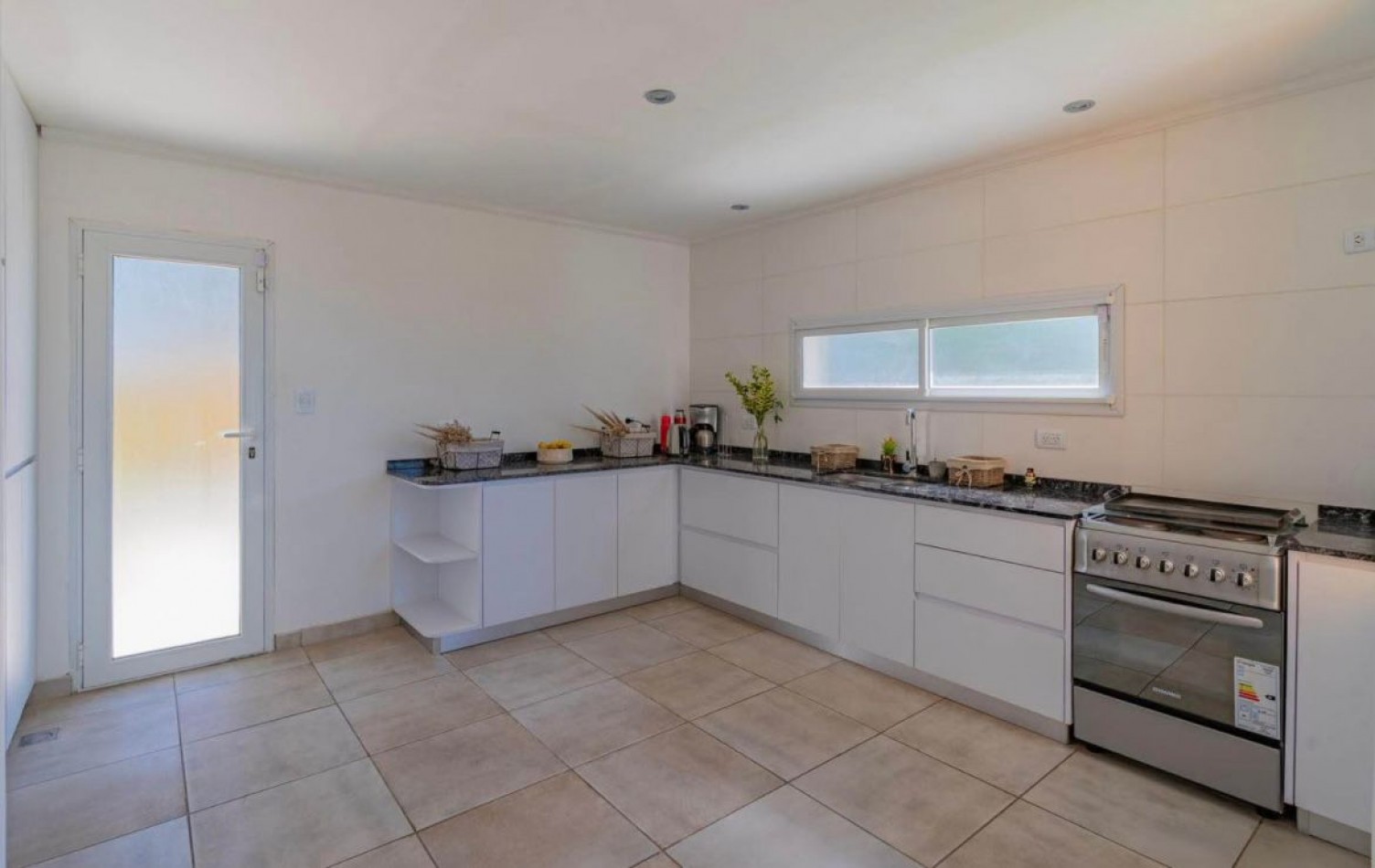 Casa moderna de 4 ambientes z/Los Acantilados