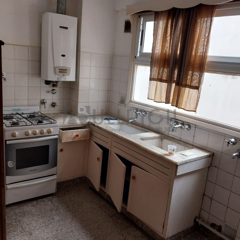2 AMB A RECICLAR ZONA BIBLIOTECA MUNICIPAL