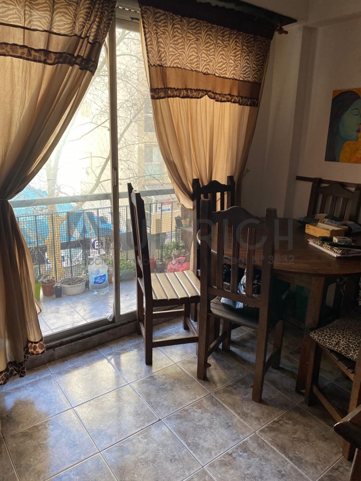 2 ambientes al frente con balcon zona Centro