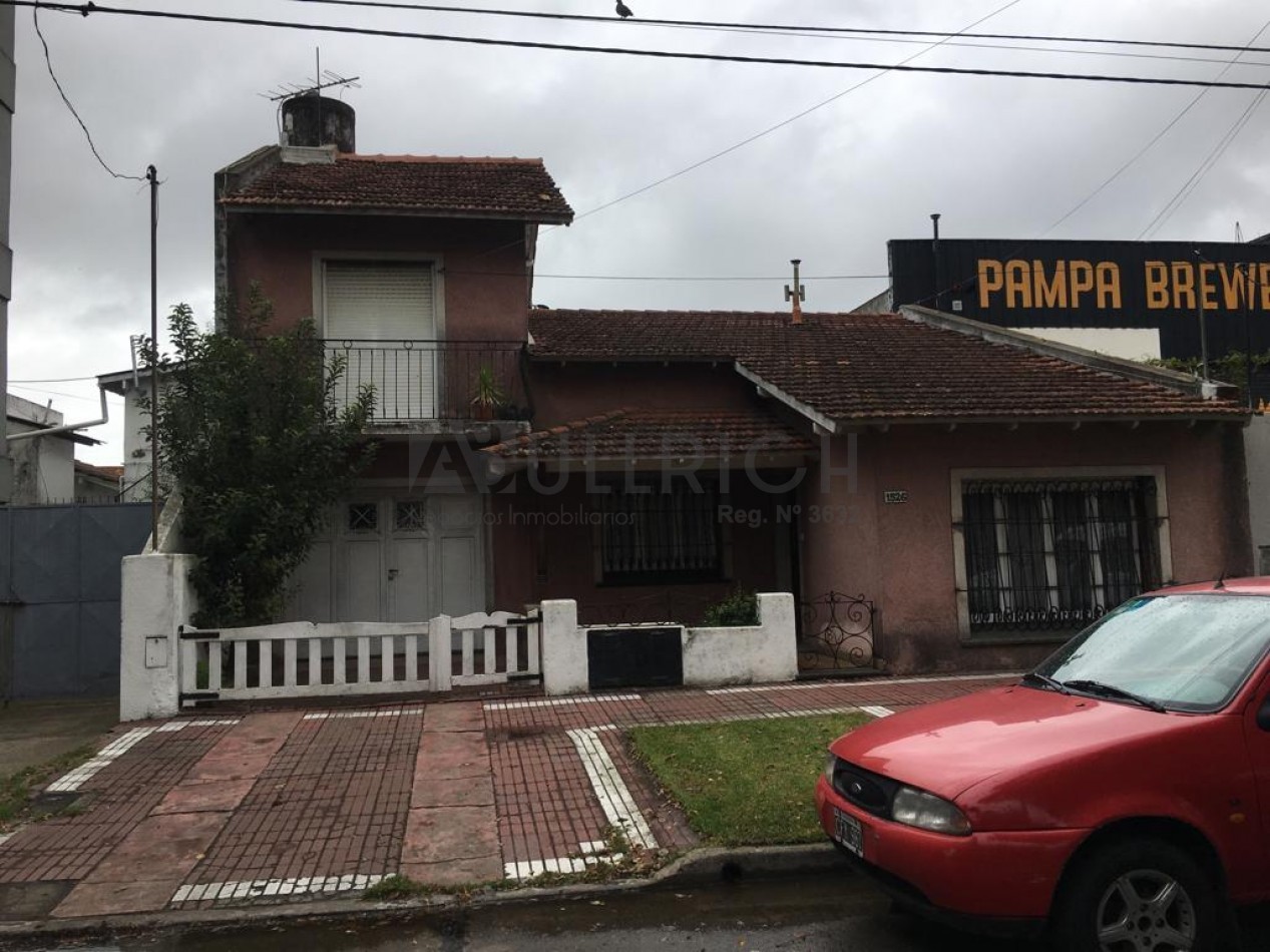 Chalet a metros de Av Luro y Champagnat