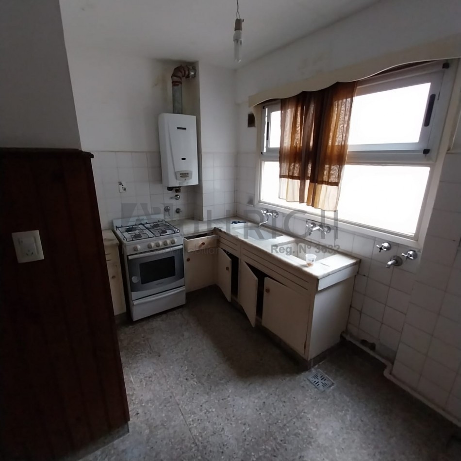 2 AMB A RECICLAR ZONA BIBLIOTECA MUNICIPAL