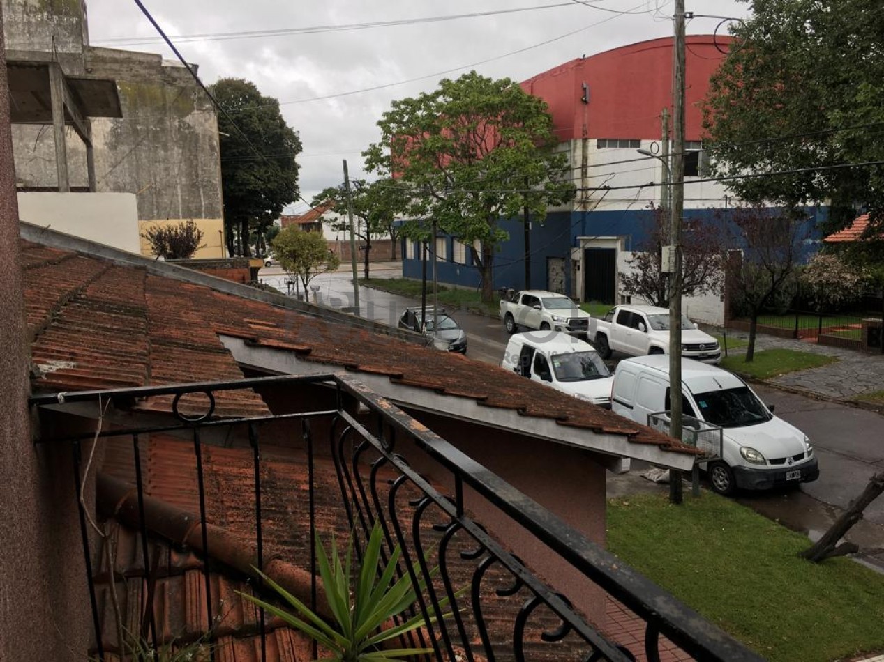 Chalet a metros de Av Luro y Champagnat