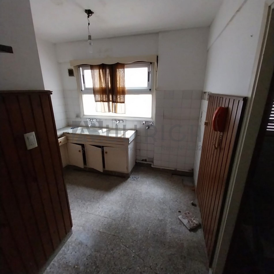 2 AMB A RECICLAR ZONA BIBLIOTECA MUNICIPAL