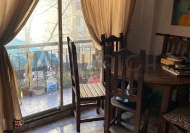 2 ambientes al frente con balcon zona Centro